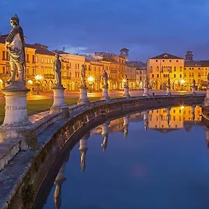 Apartment Palazzo Carpediem-prato Della Valle, Padova